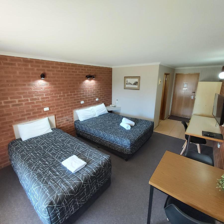 Country Mile Motor Inn Forbes Dış mekan fotoğraf