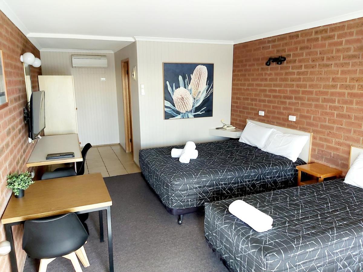 Country Mile Motor Inn Forbes Dış mekan fotoğraf