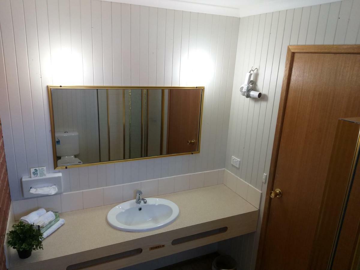 Country Mile Motor Inn Forbes Dış mekan fotoğraf